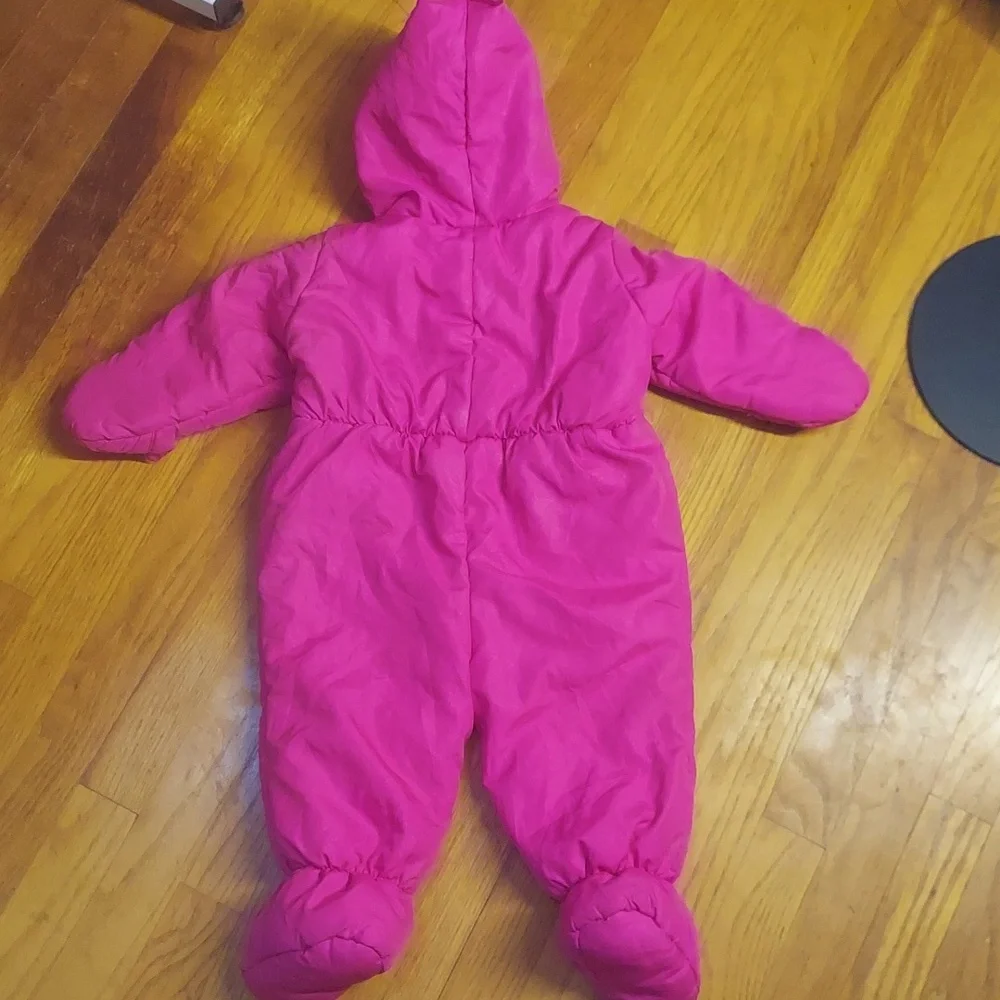 ⭐️ 5/$30 Rothschild pink snow suit, 12 months